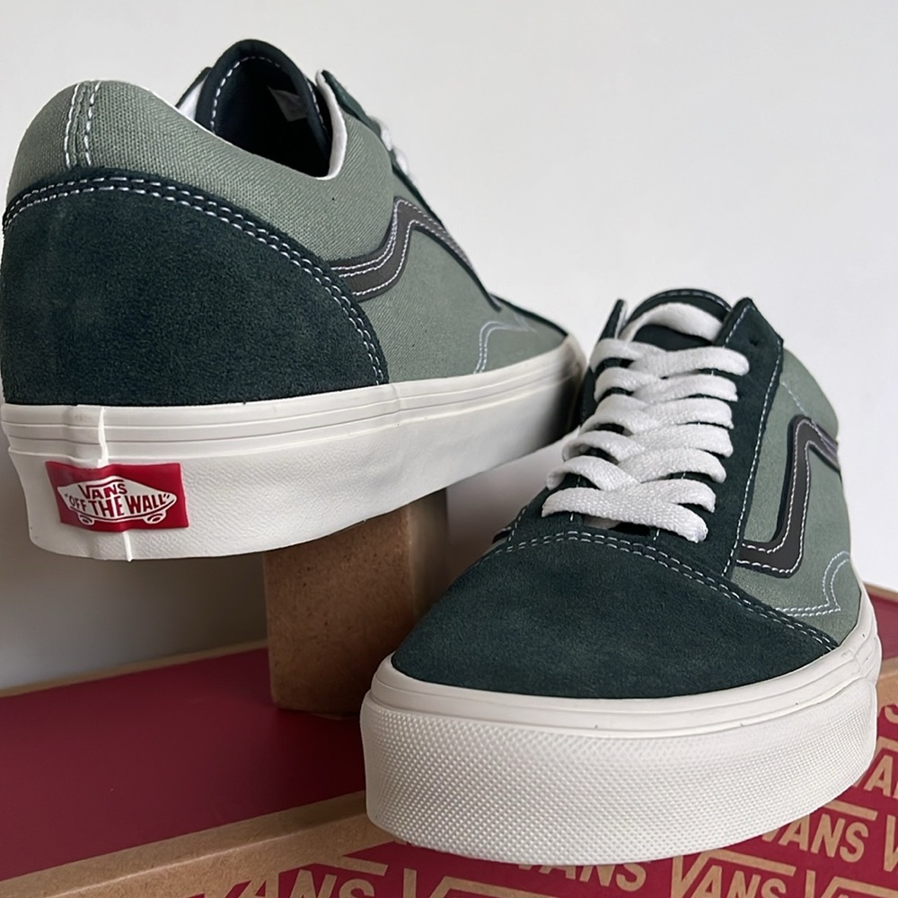 Vans WMNS Old Skool
Earth Tones Green Gables
VN0007NT2LN
Sneakers - Picture 9 of 16